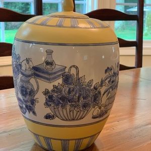 Bombay Company urn ginger jar lid blue yellow white floral